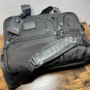 Tumi Alpha Expandable Laptop Briefcase Carry On Bag